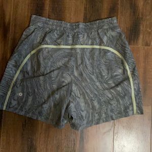 Men’s medium  5” Lululemon pace breakers NWOT